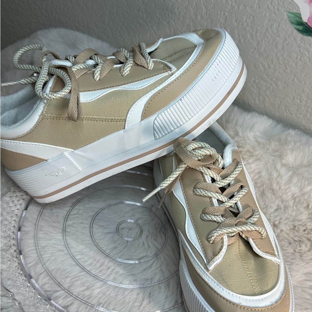 Rocket Dog Tan and White Retro Sneakers